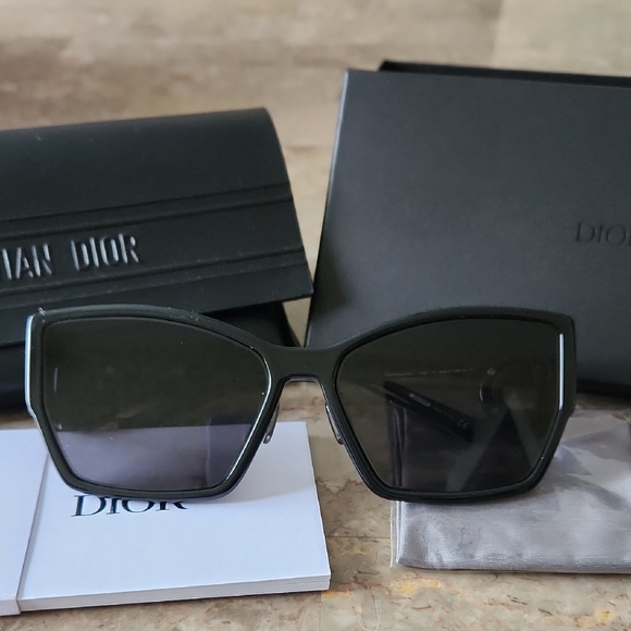 Dior Black Sunglasses - Picture 1 of 14